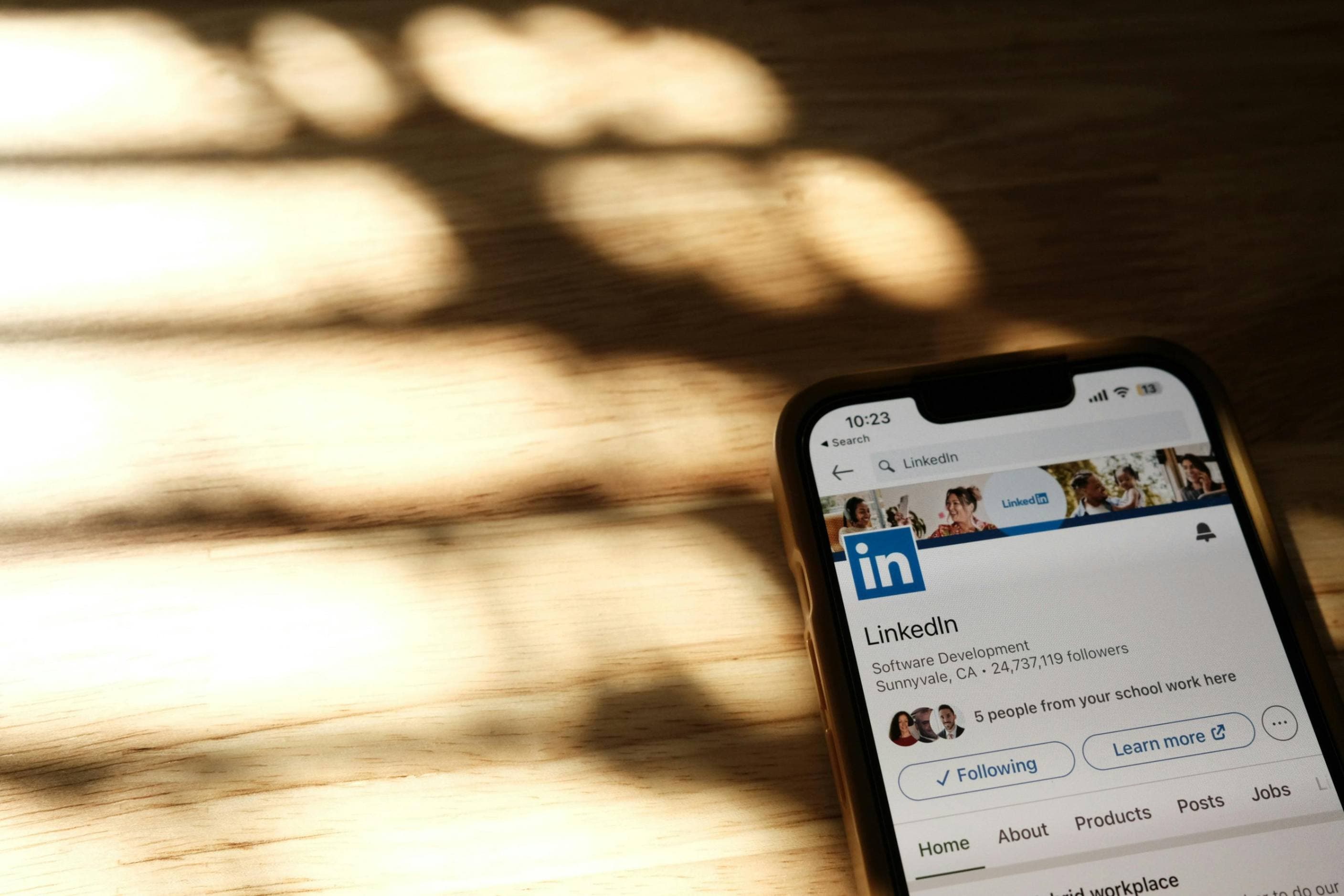 Tips om je LinkedIn profiel op te laten vallen